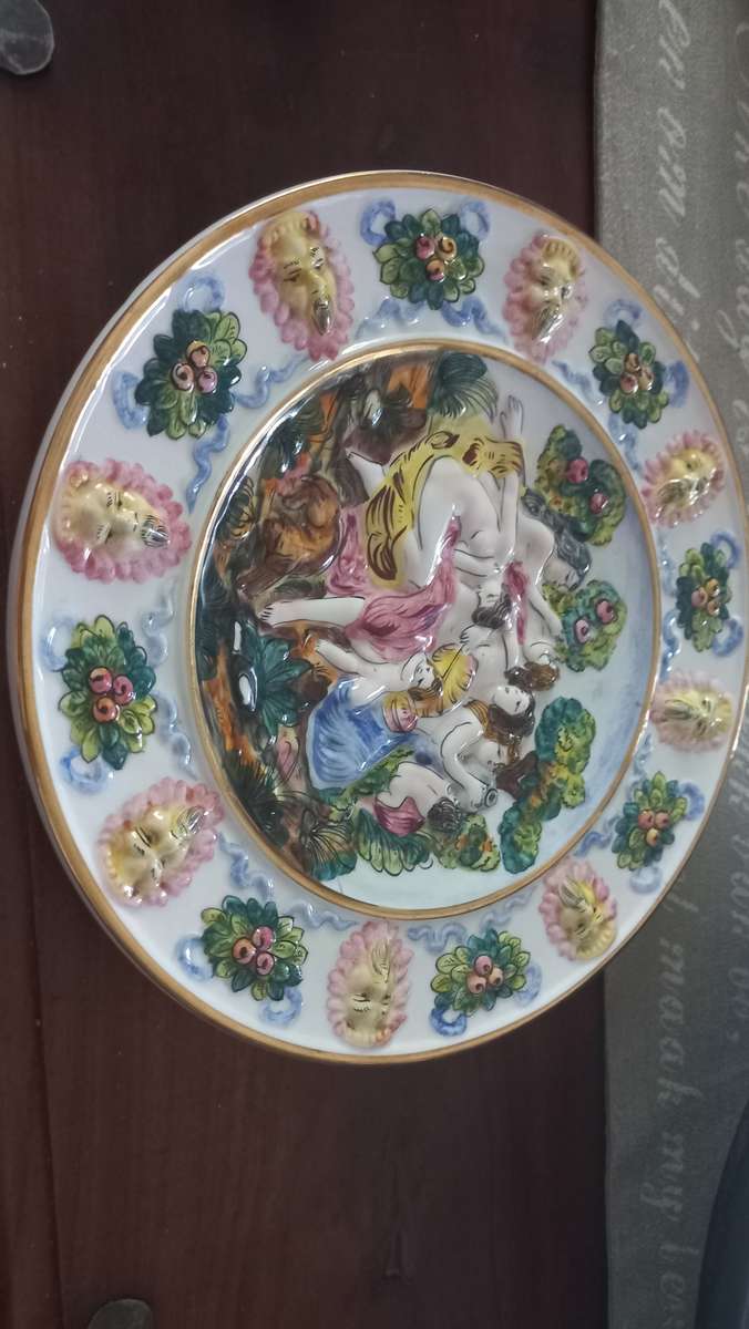 ANTIQUE ANGEL BAROQUE CAPODIMONTE ITALIAN NUDE WOMAN & CHERUBS CABINET PLATE
