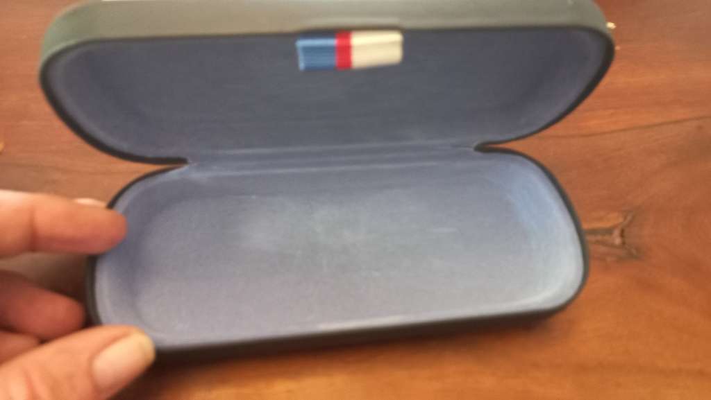 Tommy hilfiger reading glasses