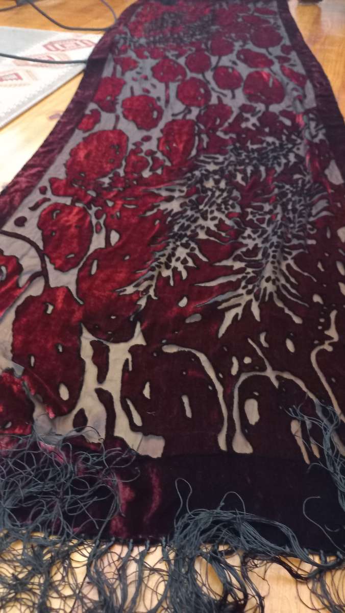 Vintage scarf red velvet and lace