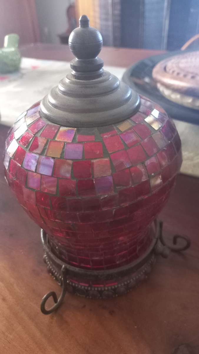 Glass lamp shade red