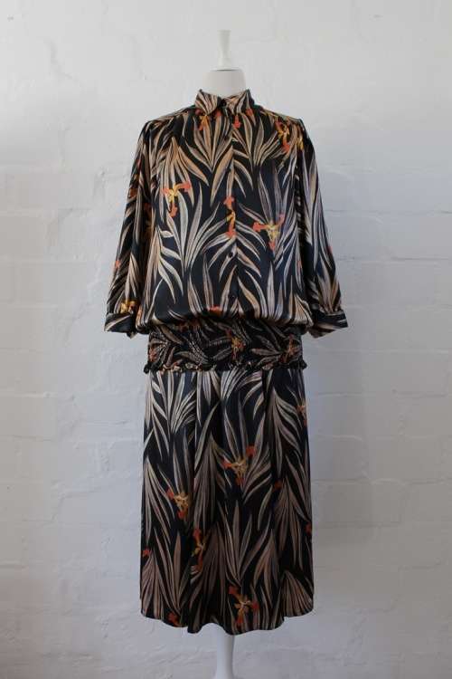 VINTAGE GOLD BLACK FLORAL PRINT TWO PIECE BLOUSE SKIRT SUIT - SIZE 14