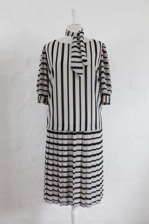 VINTAGE GREY BLACK STRIPED DROP WAIST DRESS - SIZE 16