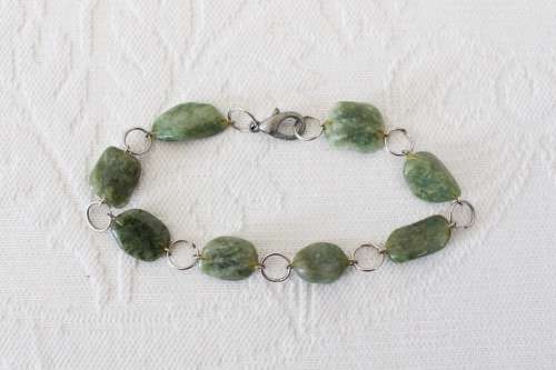 VINTAGE GREEN GEM STONE CHAIN LINK BRACELET