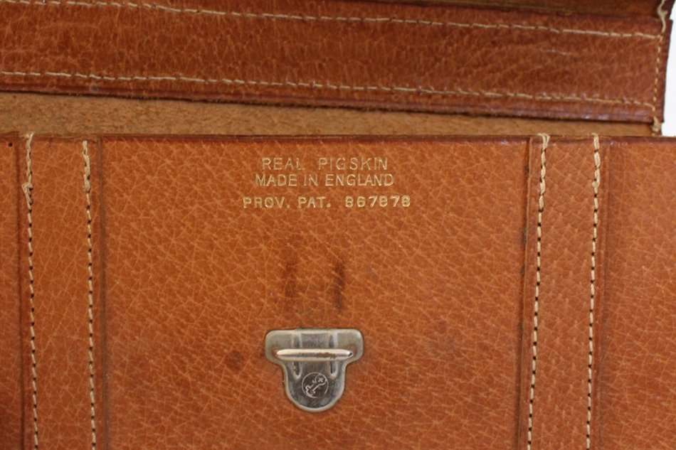 *GENUINE PIG SKIN* VINTAGE LEATHER TAN BROWN SUITCASE COIN PURSE