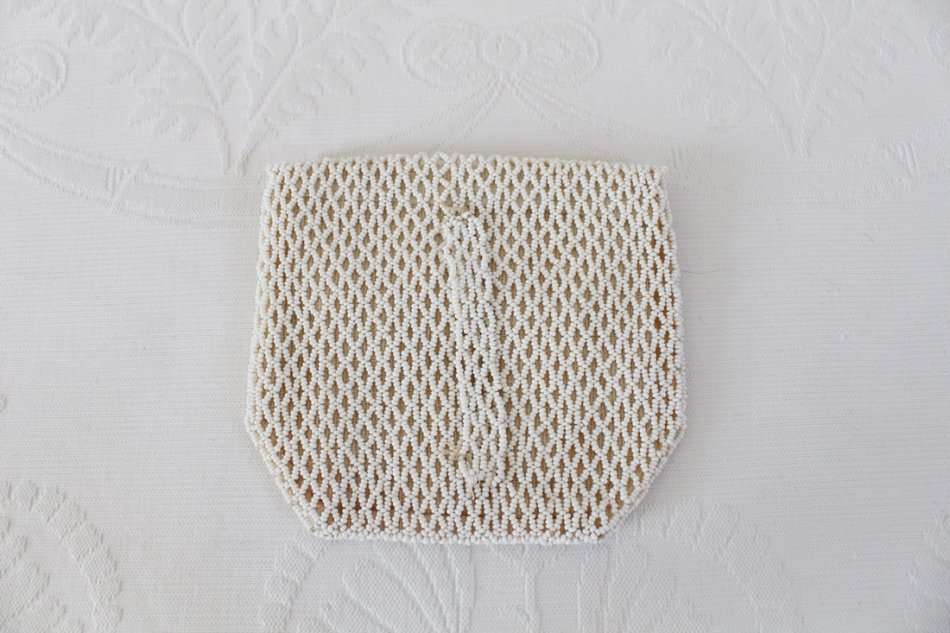 VINTAGE BEADED WHITE SMALL COIN PURSE