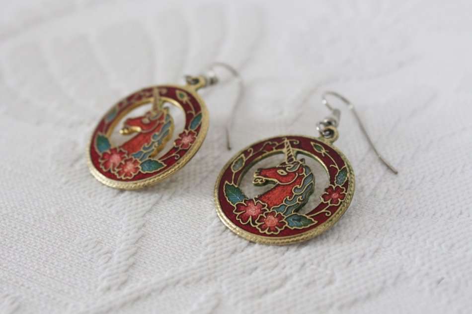 VINTAGE UNICORN CLOISONNE ENAMEL RED DROP COSTUME EARRINGS