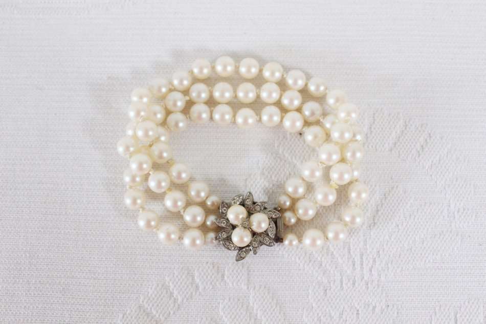 VINTAGE FAUX PEARL THREE STRAND COSTUME BRACELET