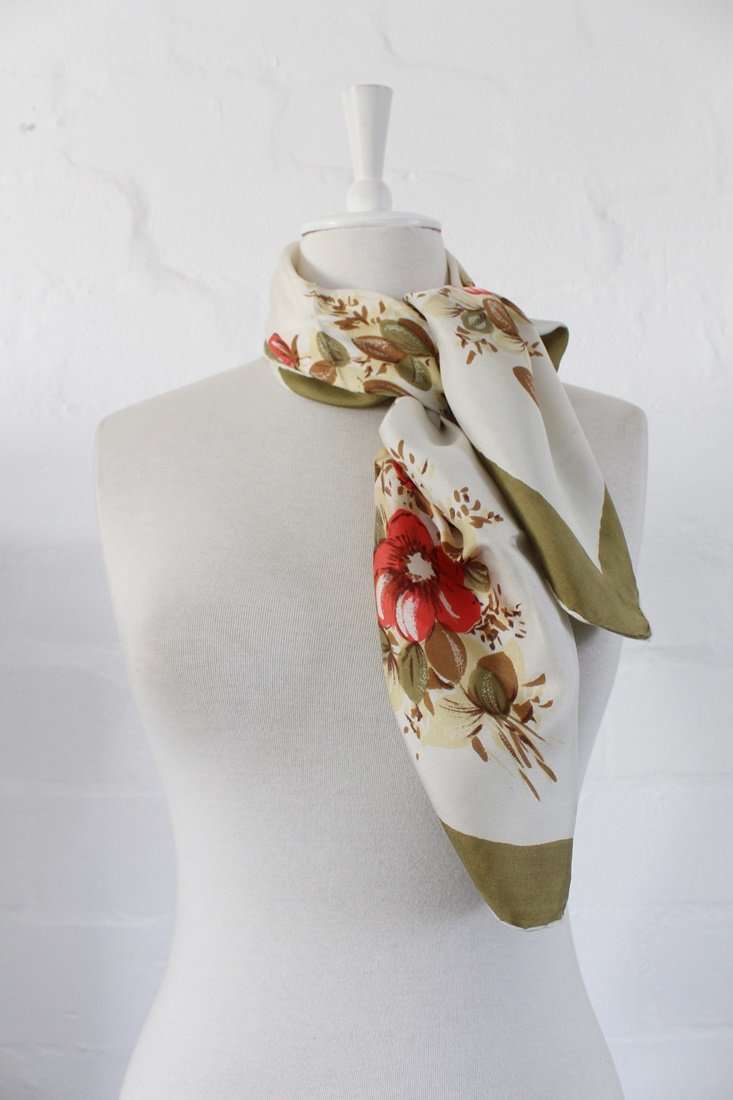 100% SILK VINTAGE FLORAL PRINT GREEN WHITE SCARF