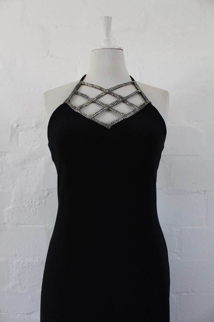 VINTAGE BEADED LATTICE NECKLINE BLACK RIBBED FITTED MAXI COCKTAIL DRESS - SIZE 12