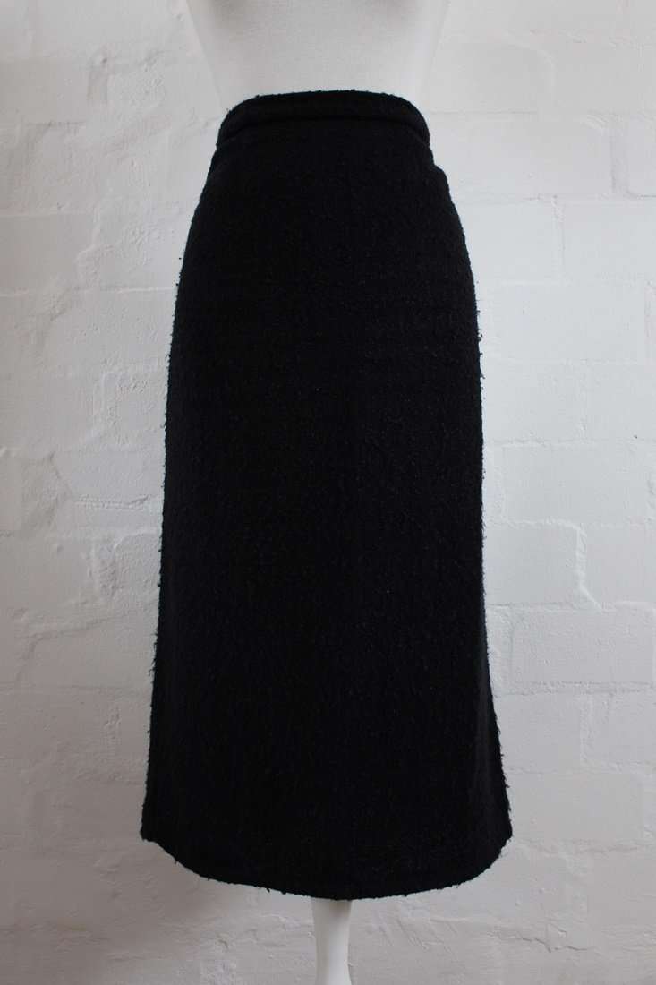 VINTAGE BOUCLE KNIT BLACK TWO PIECE SKIRT JACKET SUIT - SIZE 14