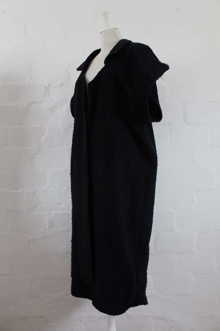 VINTAGE BOUCLE KNIT BLACK TWO PIECE SKIRT JACKET SUIT - SIZE 14