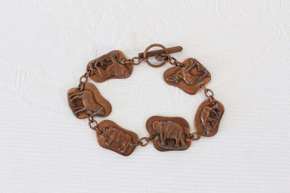 VINTAGE COPPER WILD AFRICAN ANIMALS CHARM BRACELET BANGLE