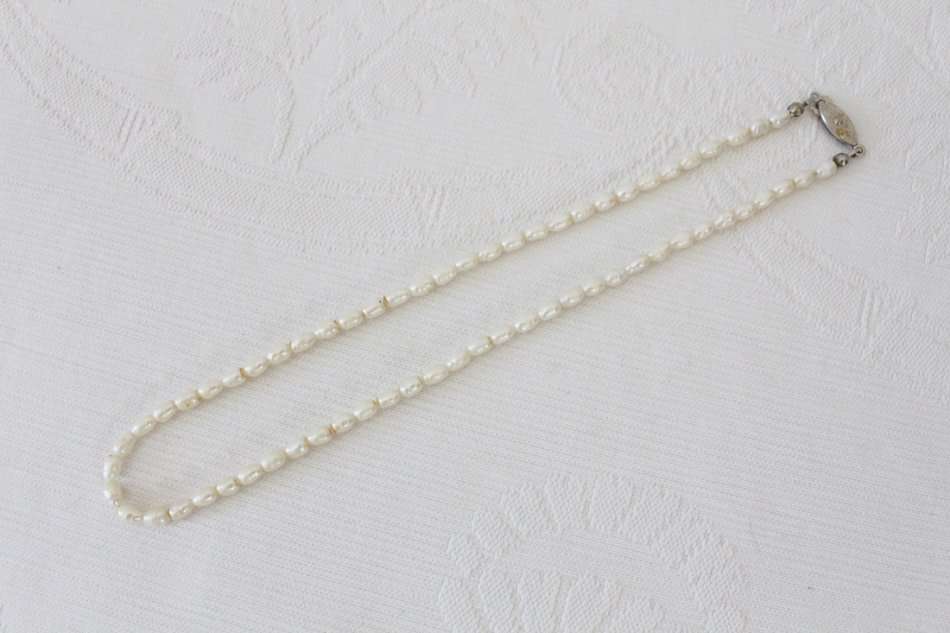 VINTAGE GENUINE FRESHWATER PEARL NECKLACE
