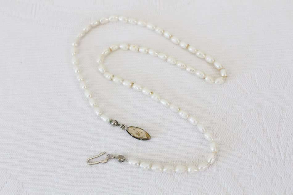 VINTAGE GENUINE FRESHWATER PEARL NECKLACE
