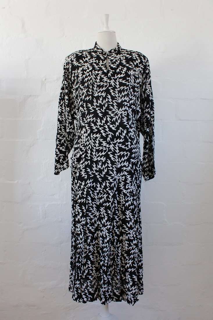 *FLASH SALE - 50% OFF!* *NICOLE MILLER* DESIGNER VINTAGE BLACK WHITE PRINTED DRESS - SIZE 10