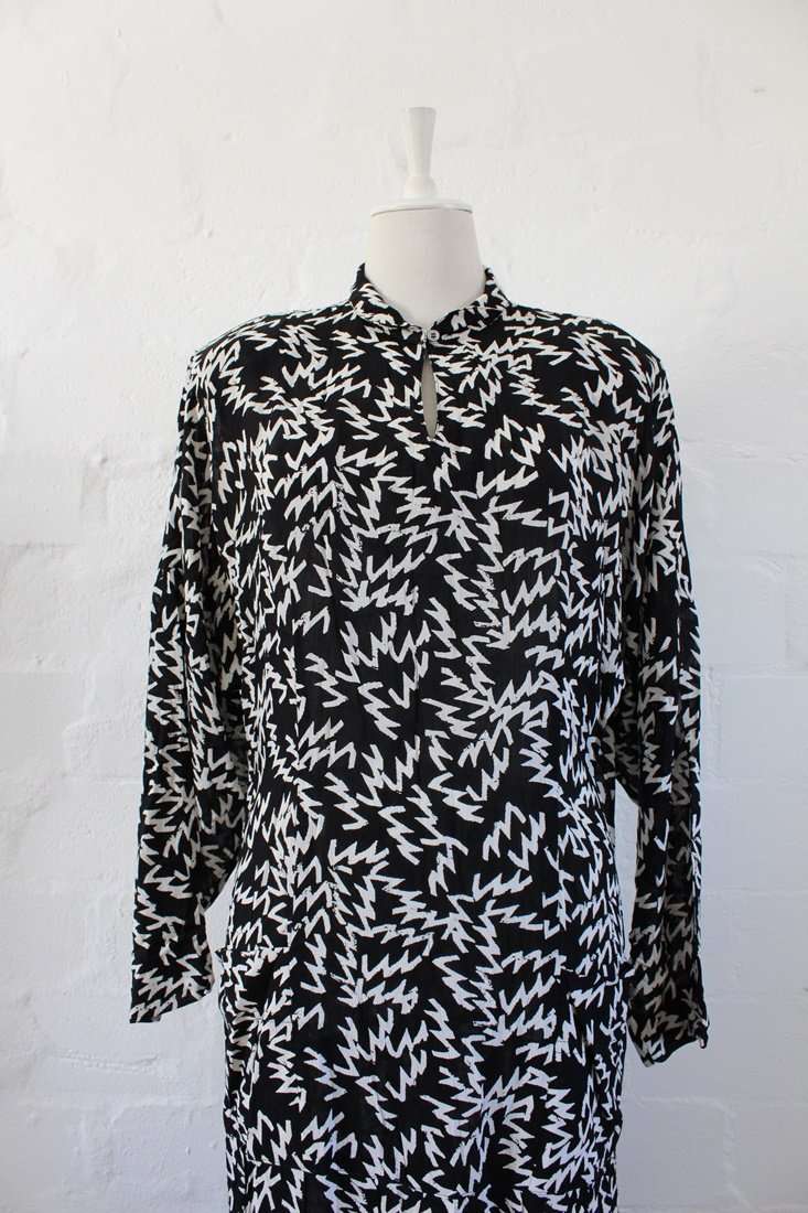 *FLASH SALE - 50% OFF!* *NICOLE MILLER* DESIGNER VINTAGE BLACK WHITE PRINTED DRESS - SIZE 10