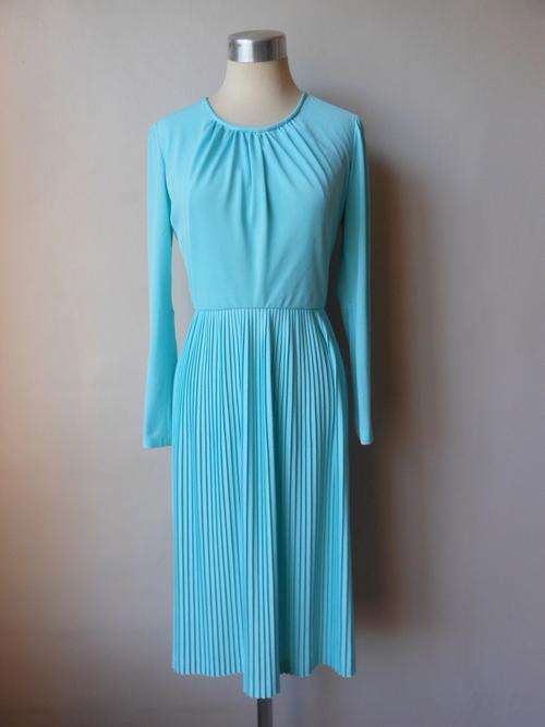 VINTAGE BLUE PLEATED LONG SLEEVE COCKTAIL DRESS - SIZE 8