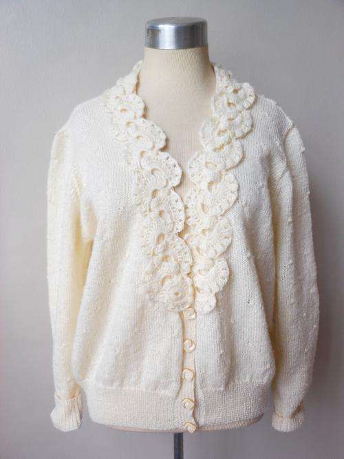 VINTAGE CREAM CROCHET FLORAL CHUNKY KNIT JERSEY SWEATER - SIZE XL