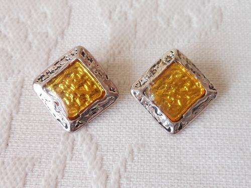 VINTAGE YELLOW RESIN SILVER PLATED SQUARE CLIP-ON EARRINGS