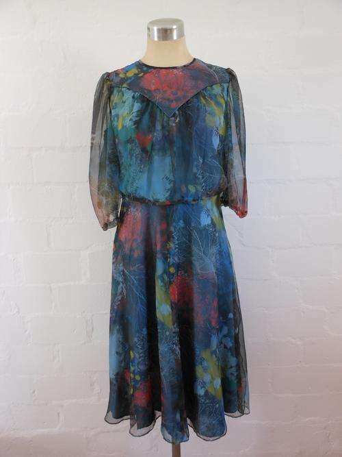 VINTAGE BLUE RED LEAF PRINT COCKTAIL EVENING DRESS - SIZE 12