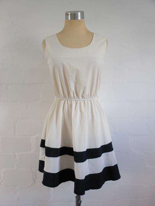 WHITE NAVY BLUE STRIPED SLEEVELESS MINI DRESS - SIZE 8