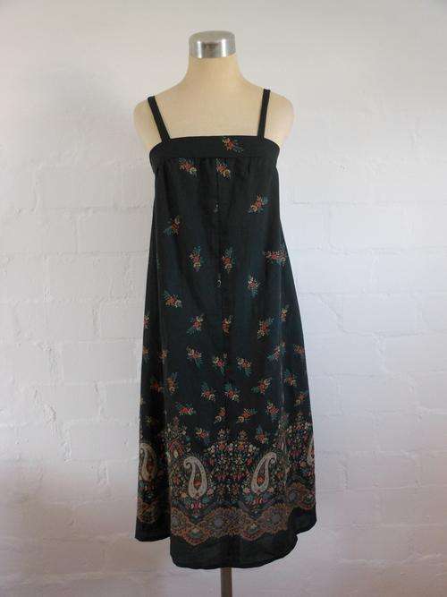 VINTAGE PAISLEY FLORAL PRINT BLACK RED BABYDOLL DRESS - SIZE 8