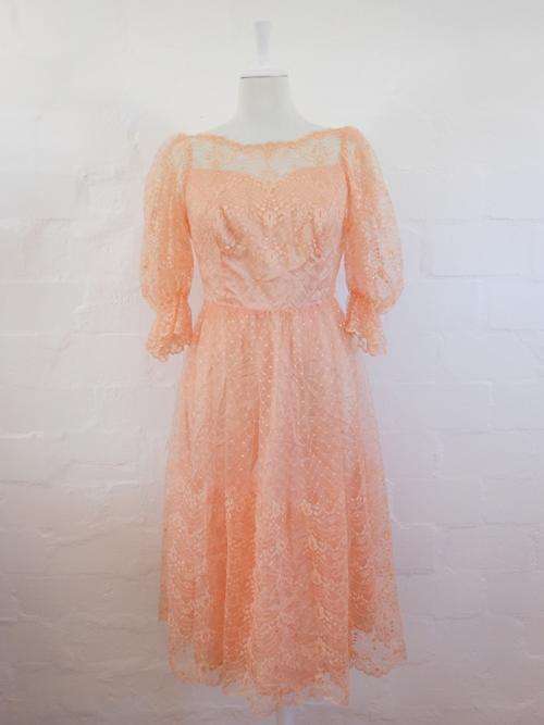 VINTAGE PEACH LACE SHEER BALLGOWN PROM EVENING FORMAL DRESS - SIZE 12