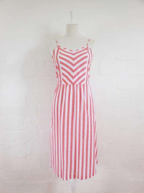 VINTAGE RETRO STRIPED CHEVRON PINK WHITE STRAPPY DRESS - SIZE 10