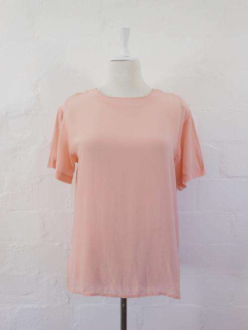 *END SEASON SALE* *100% SILK* VINTAGE PASTEL PINK SHORT SLEEVE TOP BLOUSE SHIRT - SIZE MEDIUM