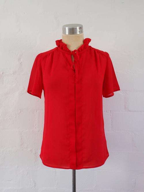 VINTAGE RED RUFFLE SHORT SLEEVE PUSSYBOW BLOUSE SHIRT TOP - SIZE 8