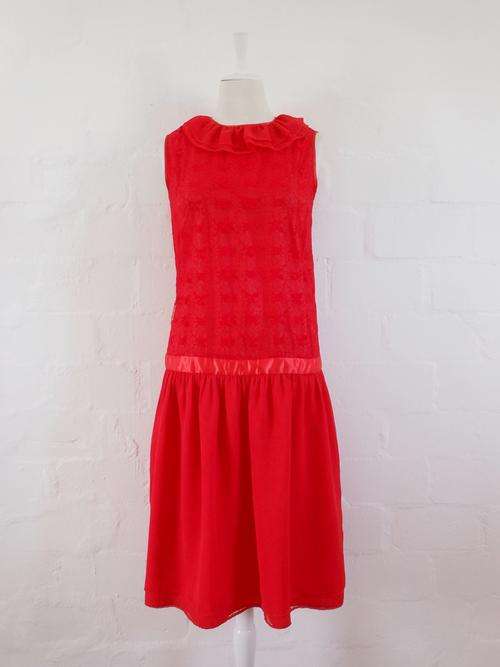 VINTAGE RED LACE CHIFFON DROP WAIST RUFFLE SLEEVELESS COCKTAIL DRESS - SIZE 8