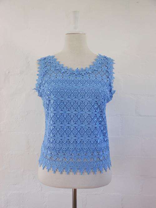 *NEW YEAR SALE - 50% OFF* VINTAGE BLUE LACE FLORAL SLEEVELESS TANK TOP - SIZE XL