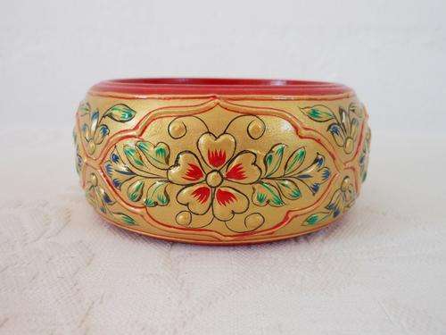 VINTAGE HAND PAINTED WOODEN INDIAN GOLD RED BANGLE BRACELET