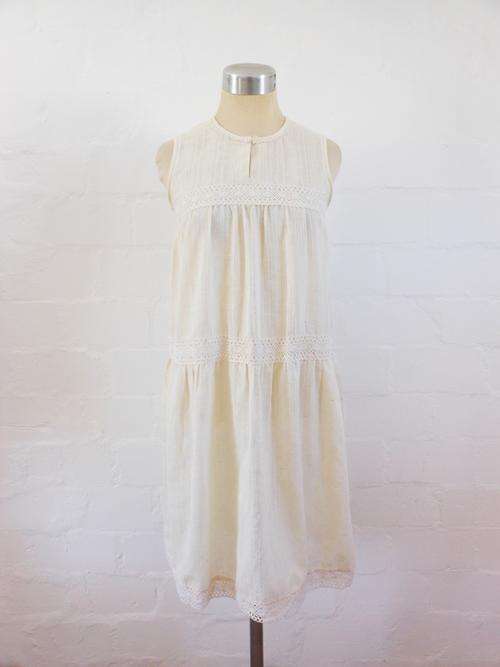 VINTAGE CREAM CROCHET BABYDOLL DAY DRESS - SIZE 8