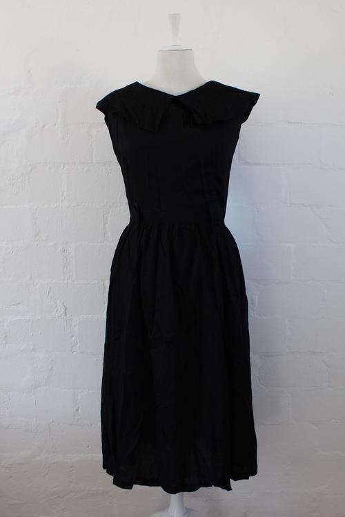 VINTAGE BLACK LOW BACK OVERSIZE COLLAR DAY DRESS - SIZE 12