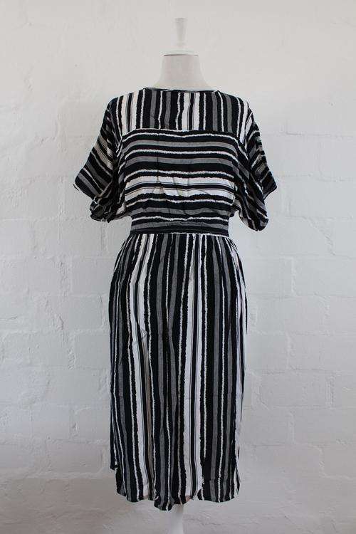 VINTAGE BLACK WHITE STRIPED DAY DRESS - SIZE 14