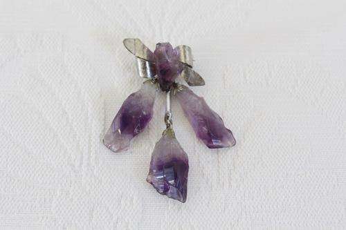 VINTAGE AMETHYST STONE CRYSTAL BROOCH PIN