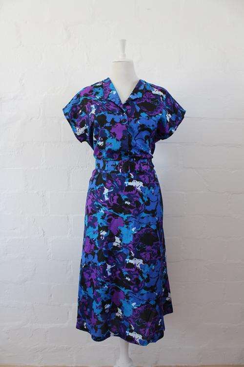 VINTAGE PURPLE BLUE ABSTRACT PRINT BELTED DAY DRESS - SIZE 14