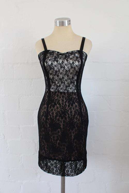 LACE OVERLAY BLACK FITTED MINI COCKTAIL DRESS - SIZE 6