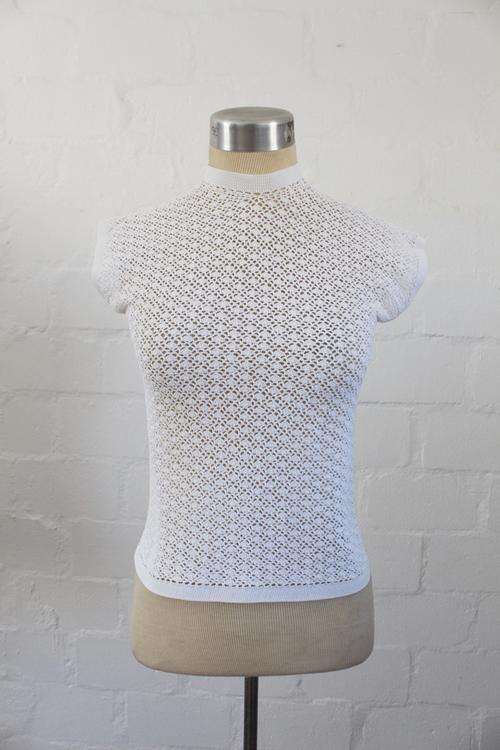 VINTAGE CROCHET WHITE KNIT SHORT SLEEVE JERSEY TOP - SIZE SMALL