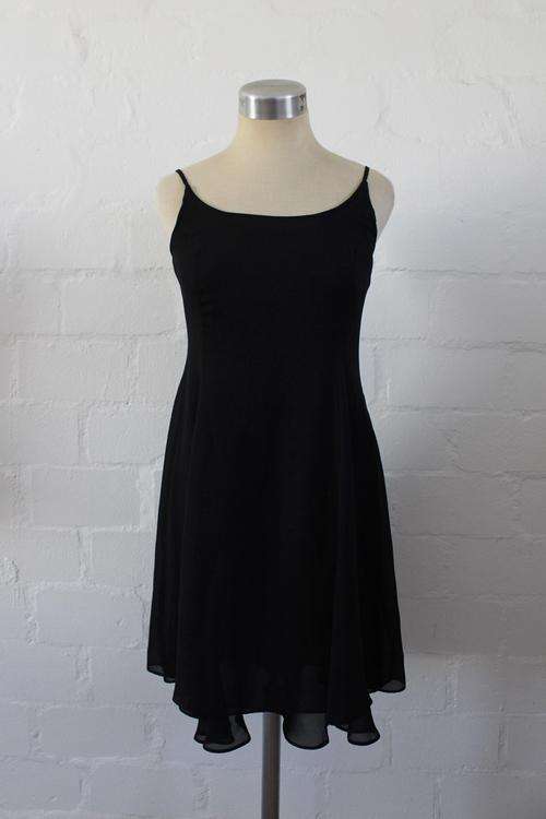VINTAGE FLARED LAYERED BLACK MINI COCKTAIL DRESS - SIZE 8