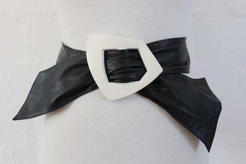 VINTAGE BLACK WHITE GENUINE LEATHER WRAP BELT