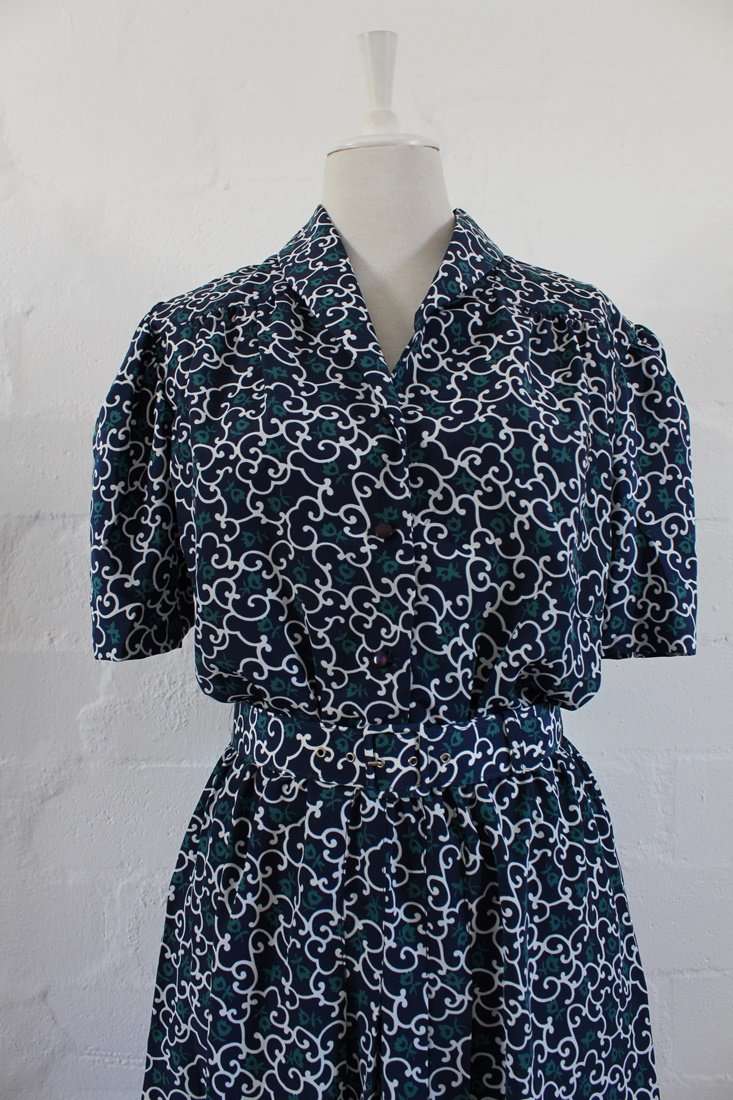 VINTAGE NAVY BLUE WHITE PRINTED BELTED DAY DRESS - SIZE 14