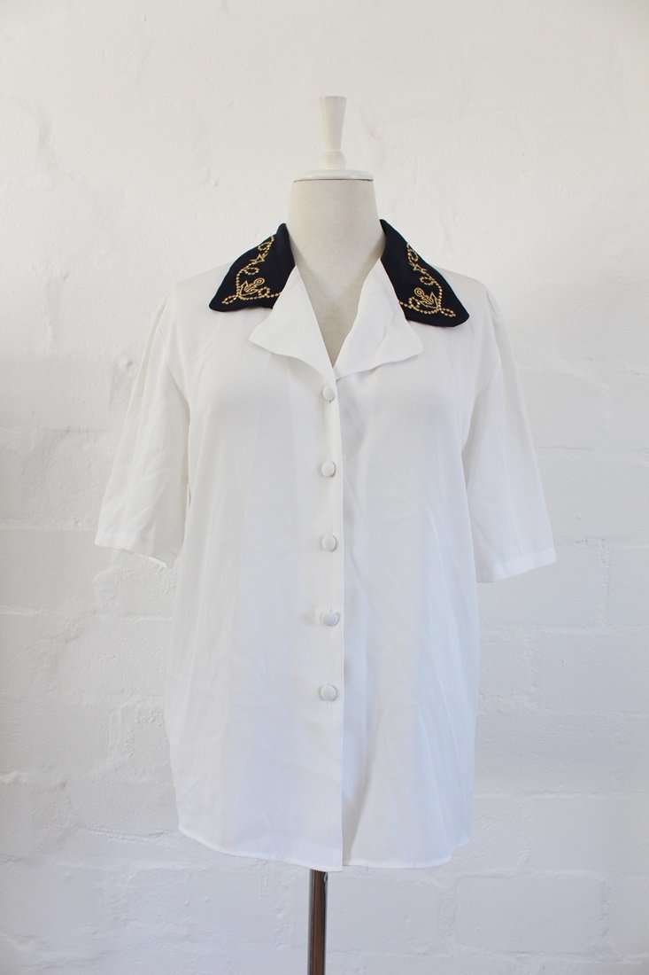 *FLASH SALE - 50% OFF!* VINTAGE WHITE NAVY BLUE EMBROIDERED SHIRT TOP BLOUSE - SIZE 12