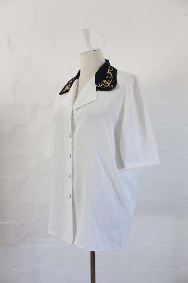 *FLASH SALE - 50% OFF!* VINTAGE WHITE NAVY BLUE EMBROIDERED SHIRT TOP BLOUSE - SIZE 12