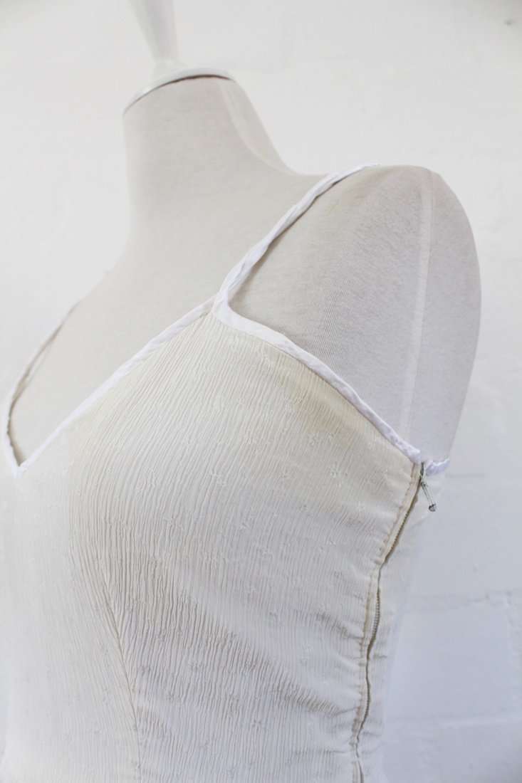 VINTAGE 100% SILK CREAM CHIFFON COCKTAIL SWING DRESS - SIZE 8