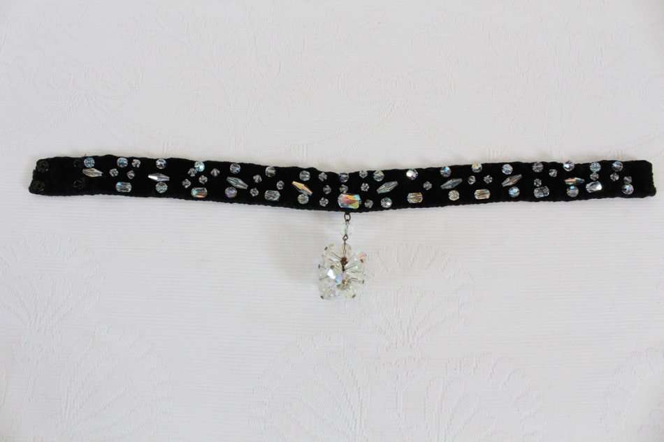 VINTAGE CRYSTAL BEADED VELVET BLACK CHOKER NECKLACE