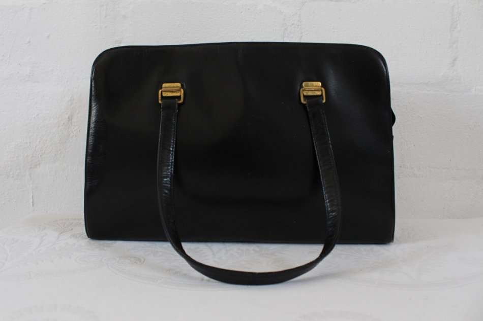 VINTAGE GENUINE LEATHER BLACK SHOULDER HANDBAG BAG