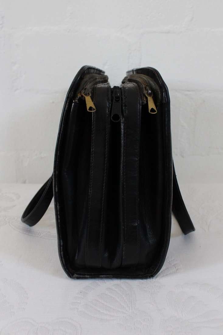 VINTAGE GENUINE LEATHER BLACK SHOULDER HANDBAG BAG