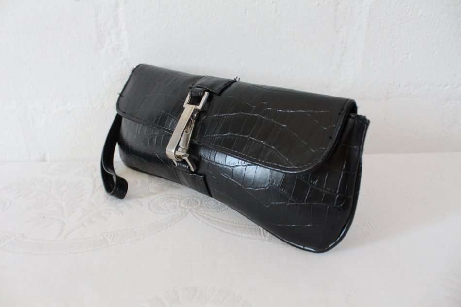 VINTAGE FAUX CROCODILE PRINT BLACK EVENING CLUTCH BAG